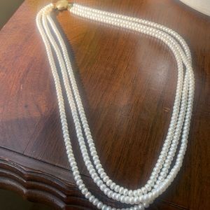 16”triple strand Pearl necklace